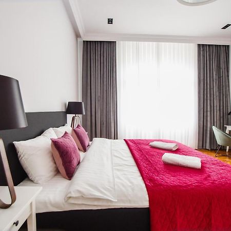 Spacious Riverviews Apartment Near Piata Unirii Oradea Buitenkant foto