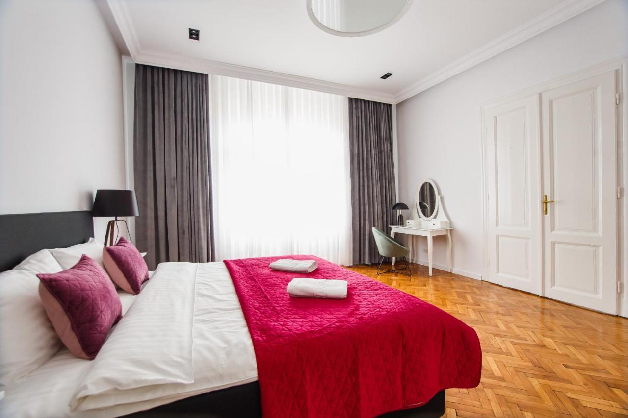 Spacious Riverviews Apartment Near Piata Unirii Oradea Buitenkant foto