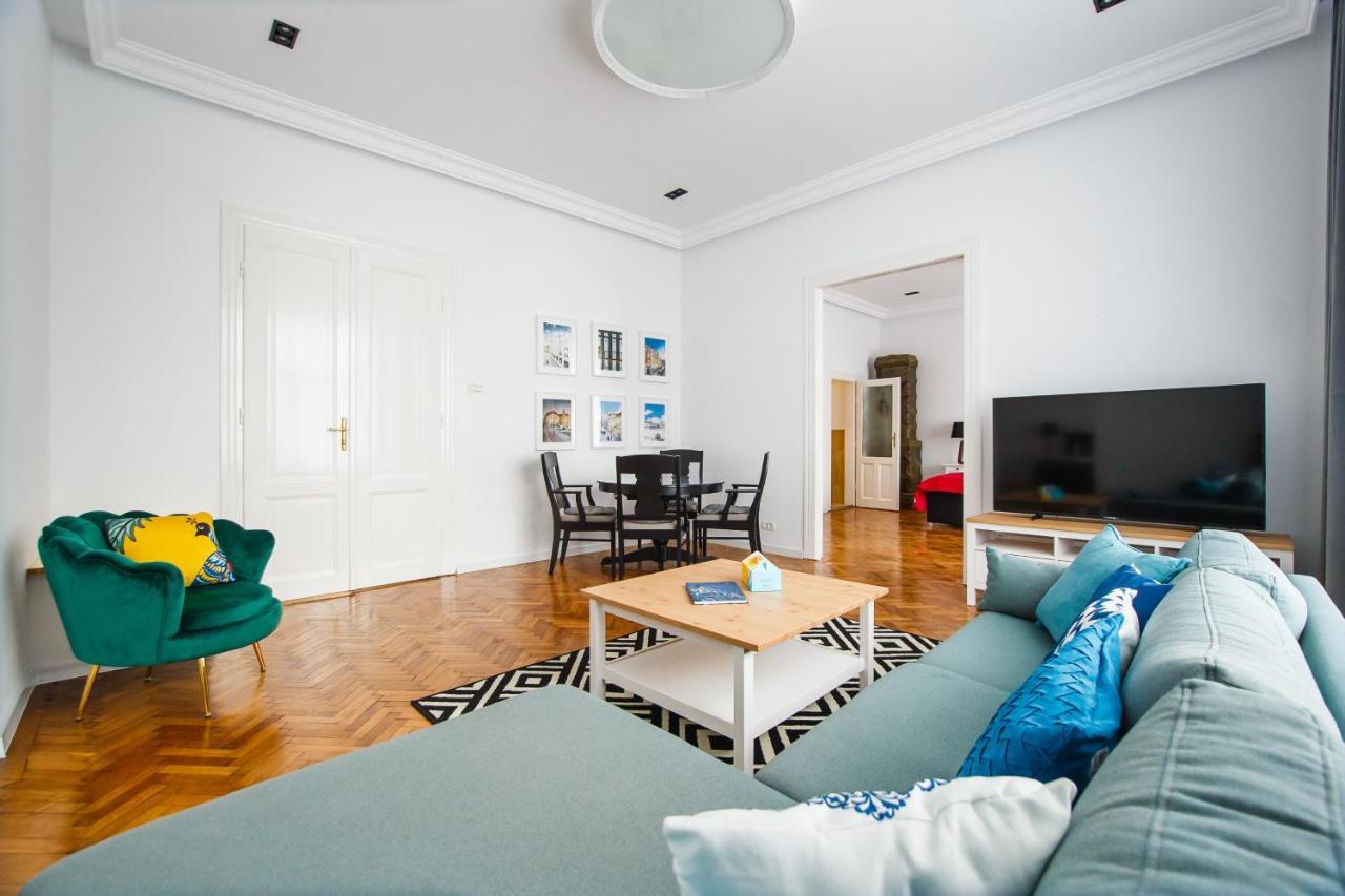 Spacious Riverviews Apartment Near Piata Unirii Oradea Buitenkant foto