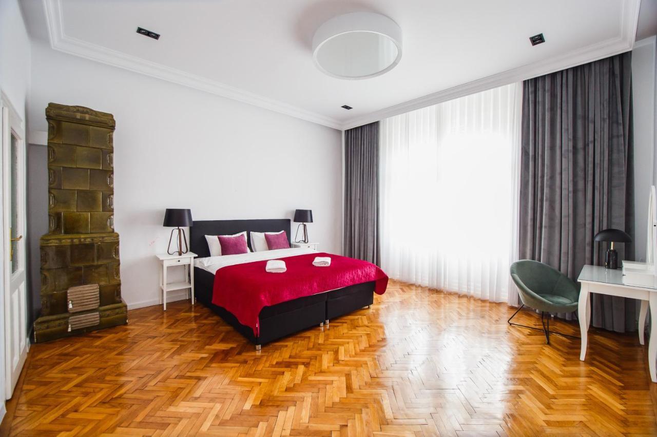 Spacious Riverviews Apartment Near Piata Unirii Oradea Buitenkant foto