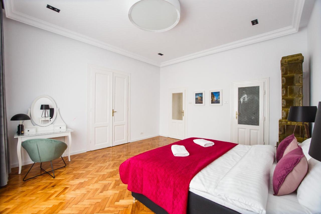 Spacious Riverviews Apartment Near Piata Unirii Oradea Buitenkant foto