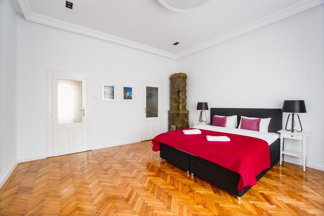 Spacious Riverviews Apartment Near Piata Unirii Oradea Buitenkant foto
