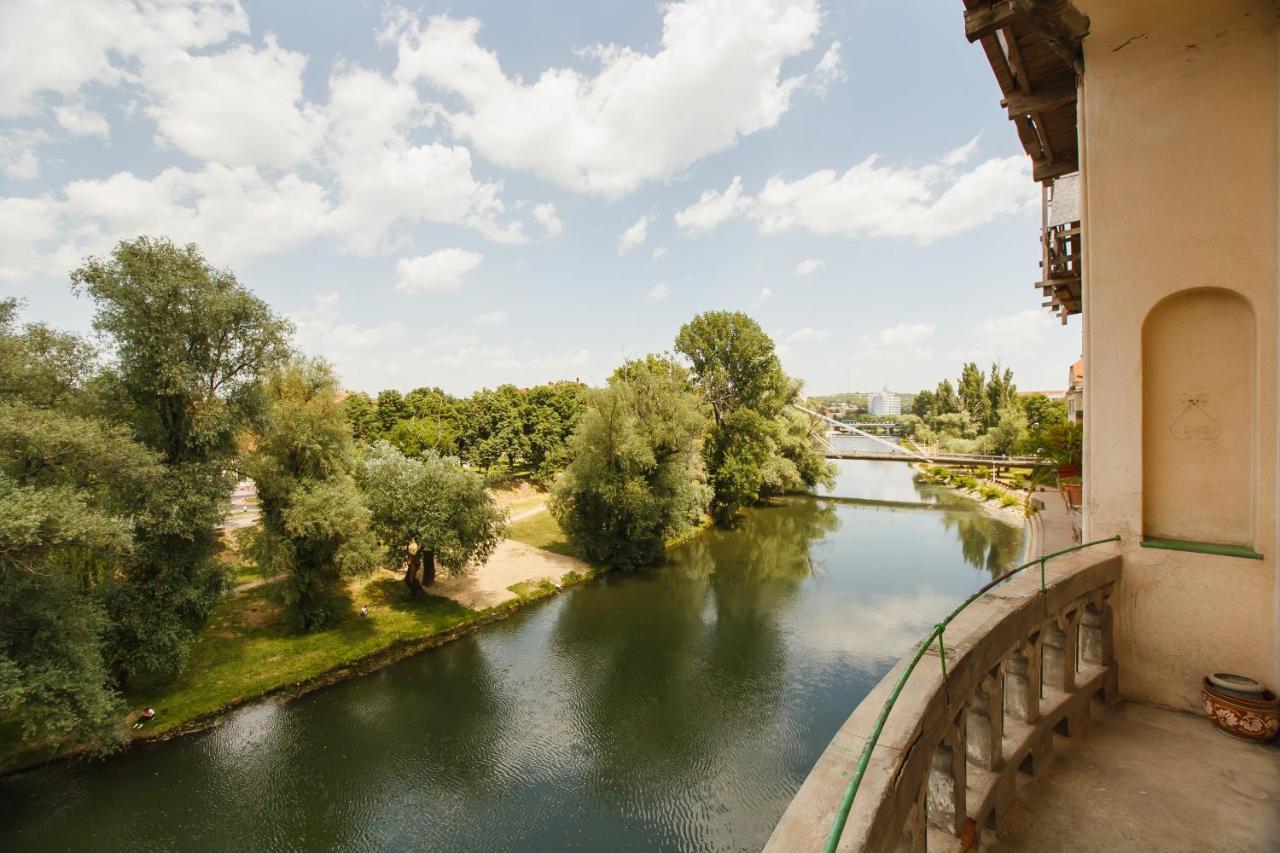 Spacious Riverviews Apartment Near Piata Unirii Oradea Buitenkant foto