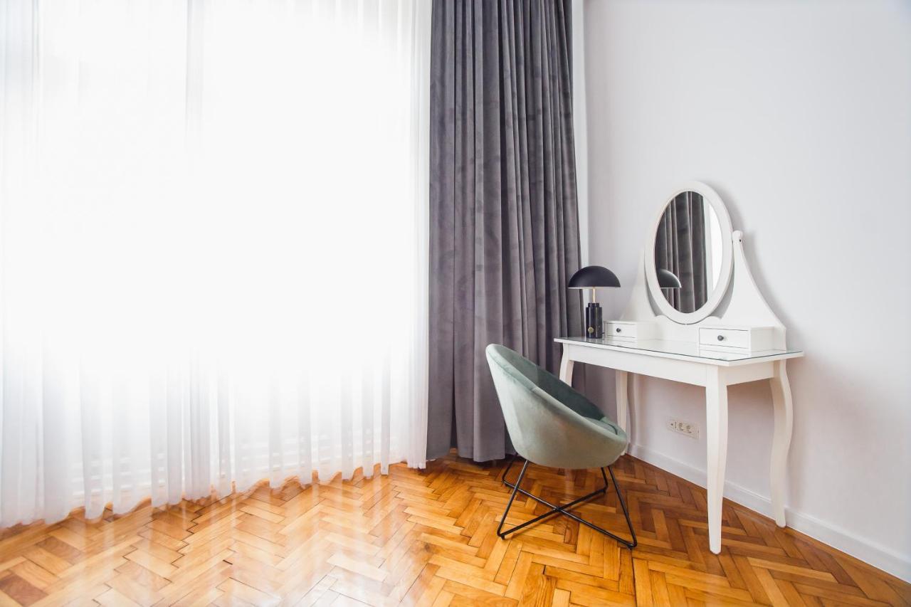 Spacious Riverviews Apartment Near Piata Unirii Oradea Buitenkant foto